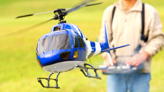 Smuggling Cell Phones Into a Prison with a Toy RC Helicopter Is a Great Idea...If You Don't Crash